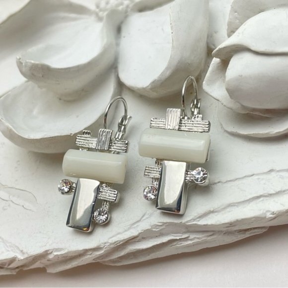 Vintage Silver White Geometric Dangle Earrings - Picture 2 of 8